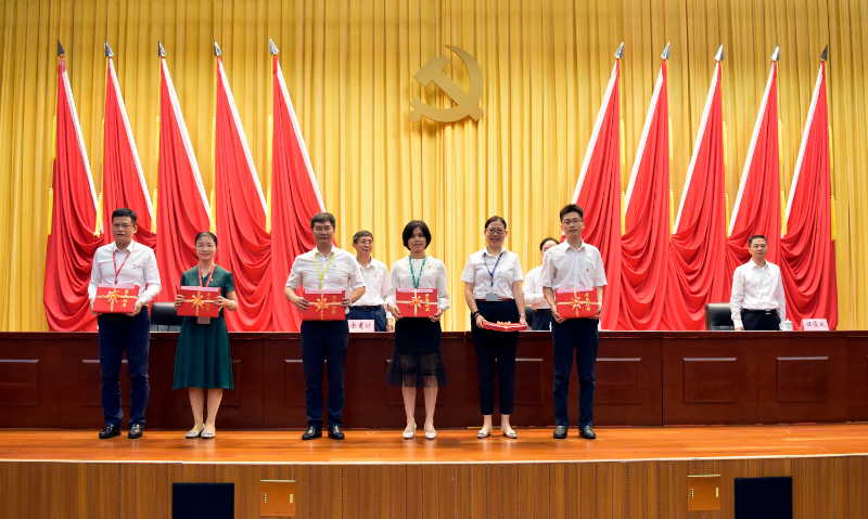 图片说明